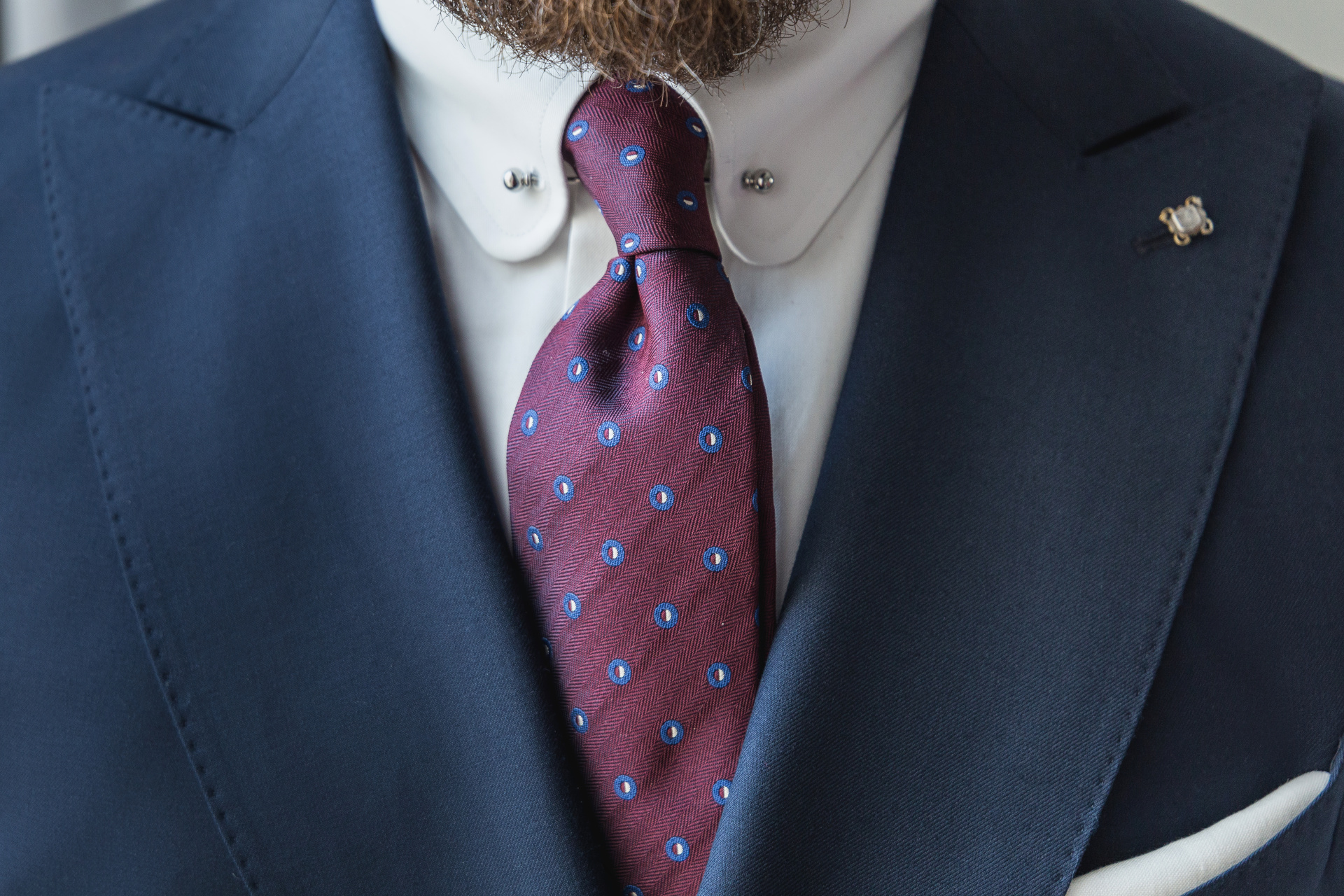 Krawat z koszulą pin-collar